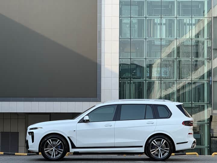 Фото 3 - BMW X7