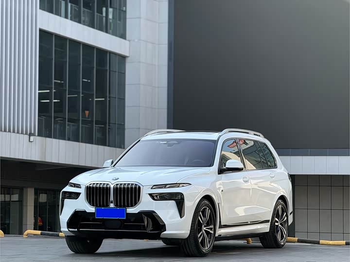 Фото 9 - BMW X7