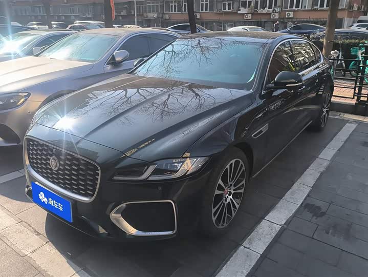 Фото 1 - Jaguar XF L