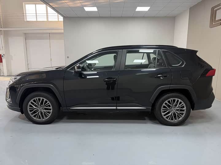 Фото 7 - Toyota Wildlander