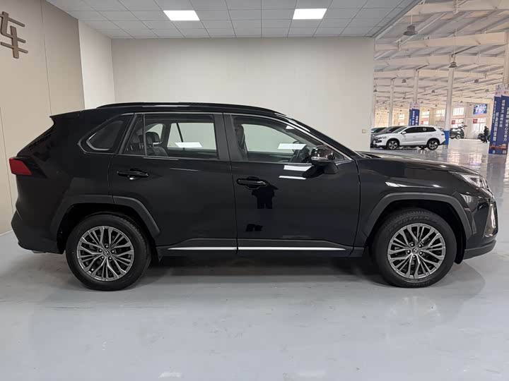 Фото 8 - Toyota Wildlander