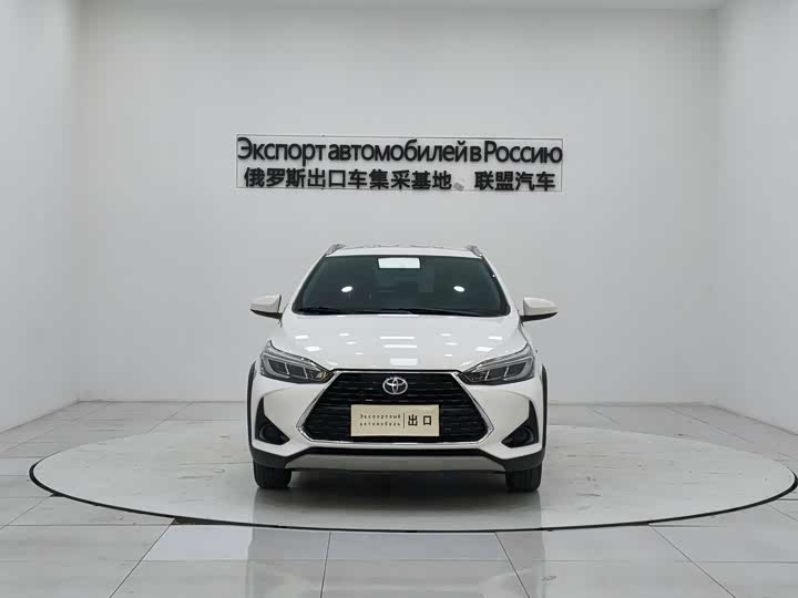 Фото 2 - Toyota Yaris L Hatchback