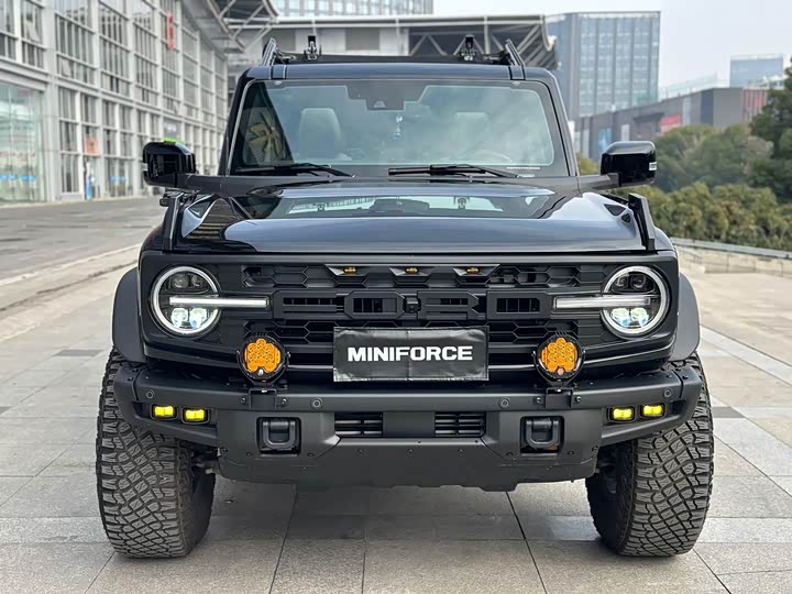 Фото 2 - Ford Bronco