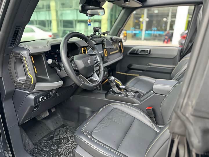 Фото 5 - Ford Bronco