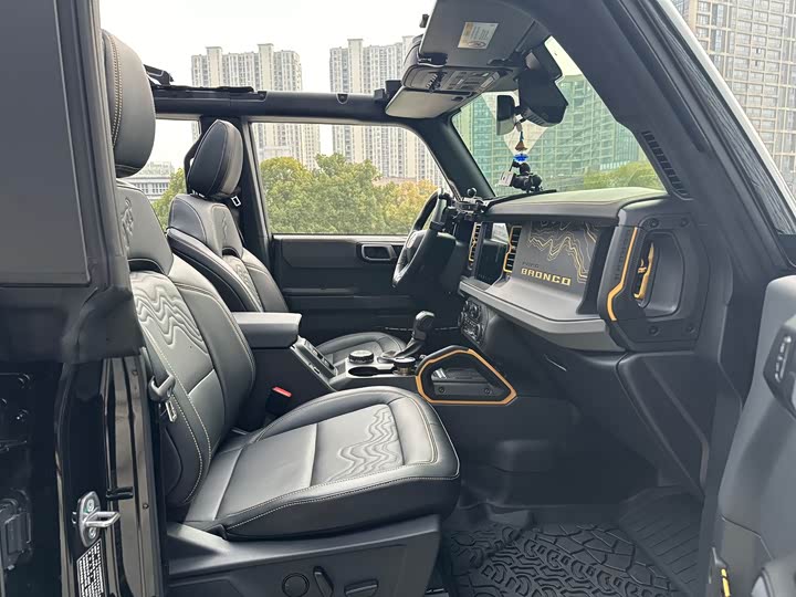 Фото 8 - Ford Bronco