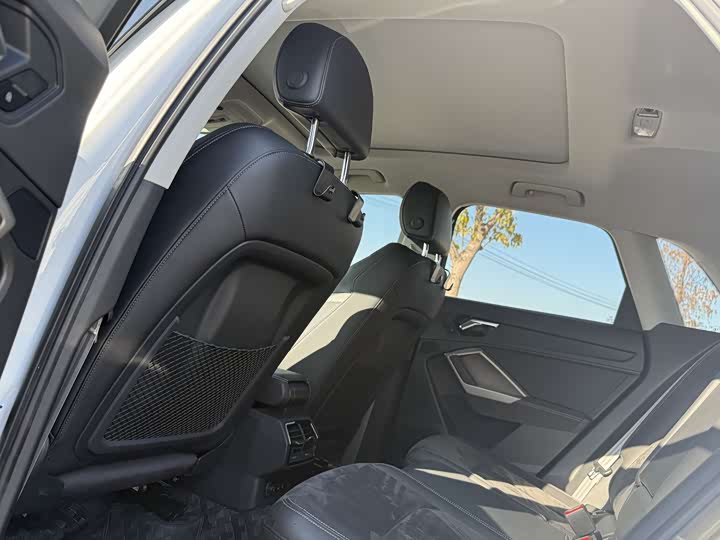 Фото 8 - Audi Q3