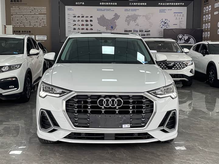 Фото 2 - Audi Q3