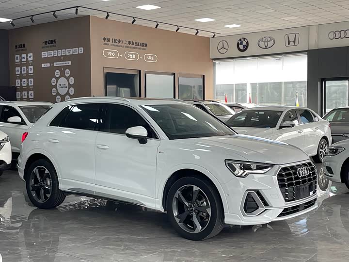 Фото 3 - Audi Q3