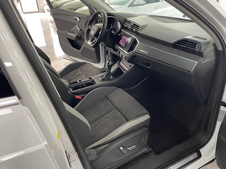 Фото 7 - Audi Q3