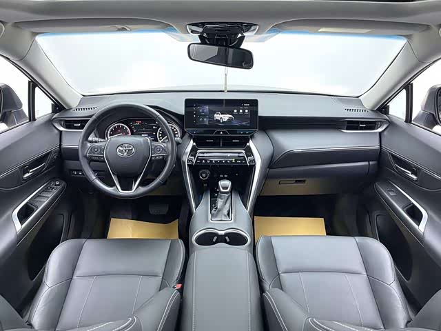 Фото 8 - Toyota Harrier