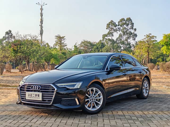 Фото 1 - Audi A6L