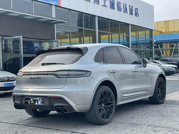 Фото 2 - Porsche Macan