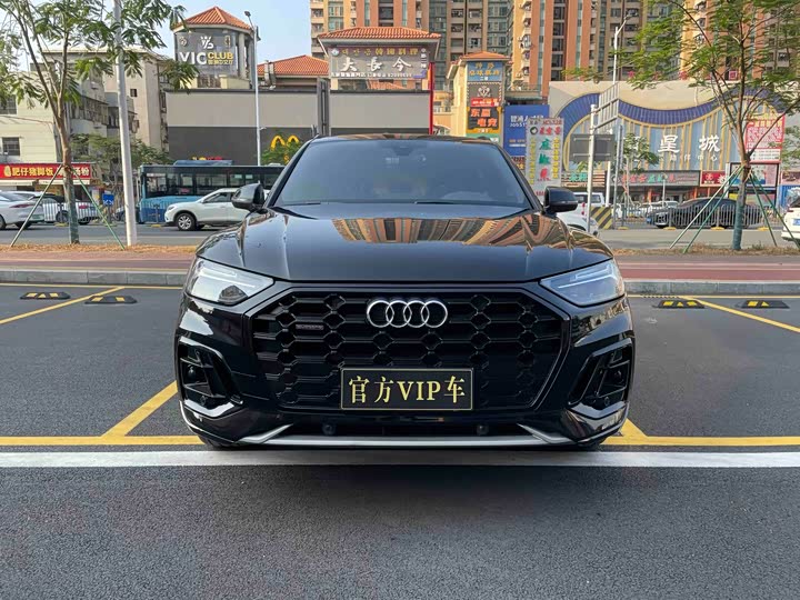 Фото 2 - Audi Q5L