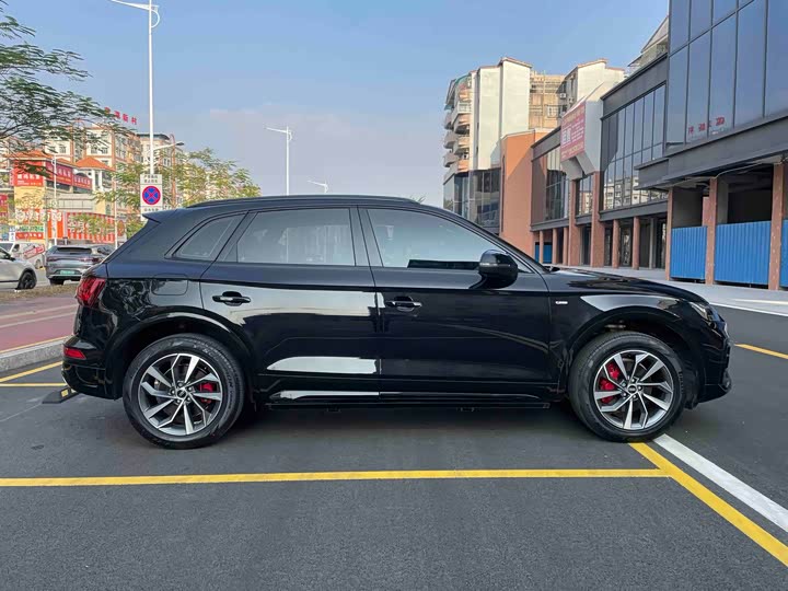 Фото 4 - Audi Q5L