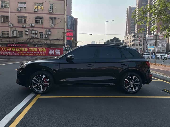 Фото 5 - Audi Q5L