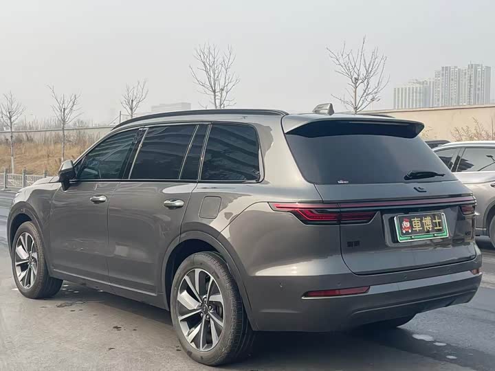 Фото 7 - LiXiang One