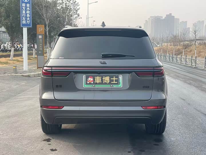 Фото 8 - LiXiang One