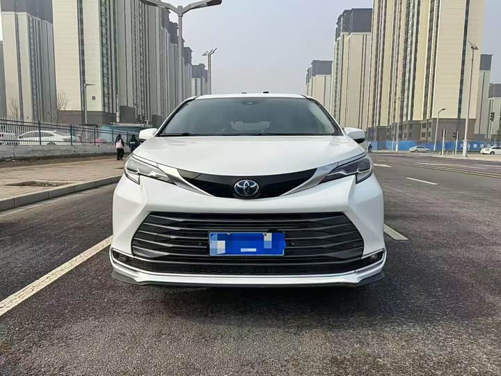 Фото 2 - Toyota Sienna