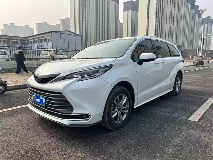 Фото 3 - Toyota Sienna