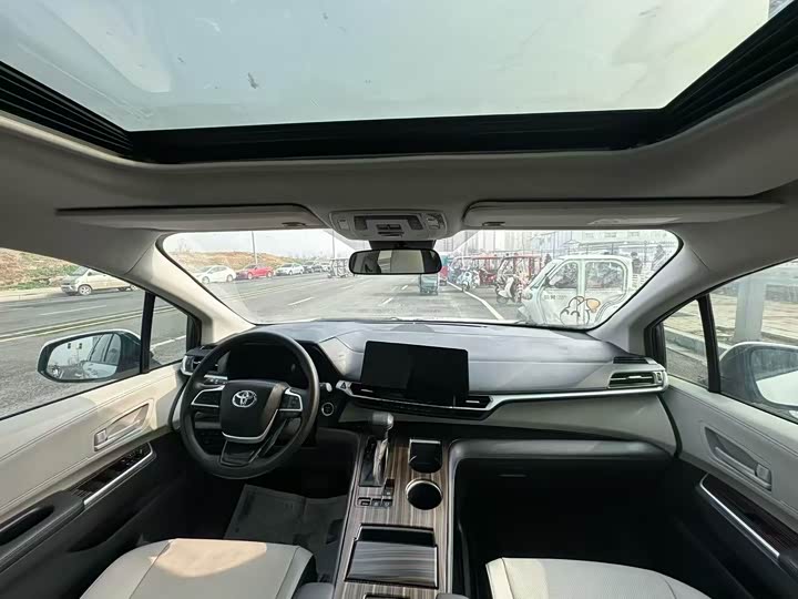 Фото 5 - Toyota Sienna