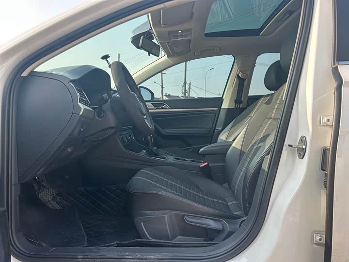 Фото 8 - Volkswagen Lavida