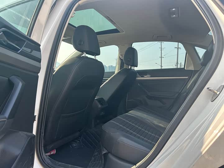 Фото 9 - Volkswagen Lavida