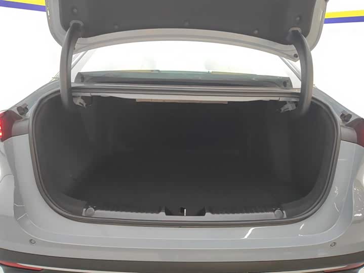 Фото 4 - Geely Galaxy L6