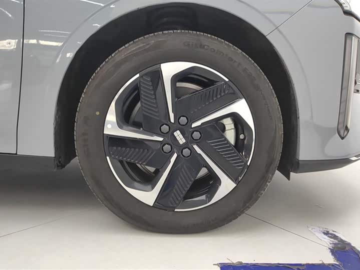 Фото 6 - Geely Galaxy L6