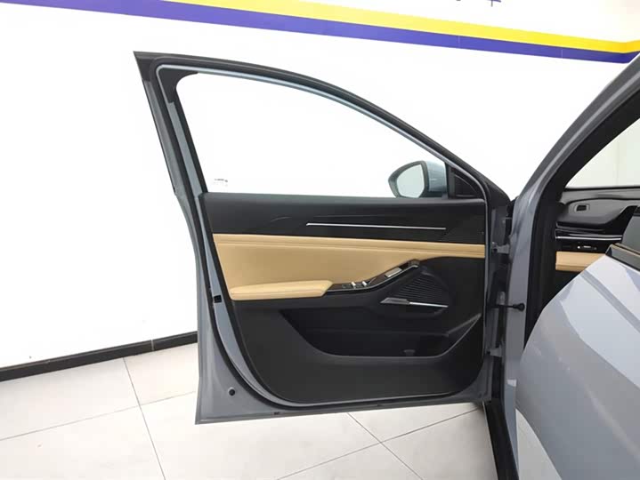 Фото 7 - Geely Galaxy L6