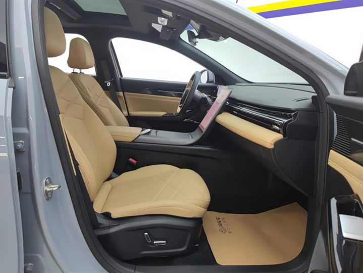 Фото 8 - Geely Galaxy L6