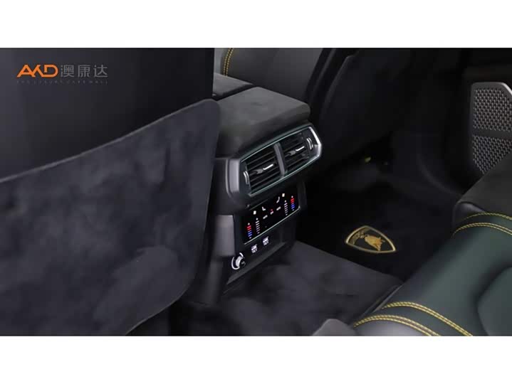 Фото 9 - Lamborghini Urus