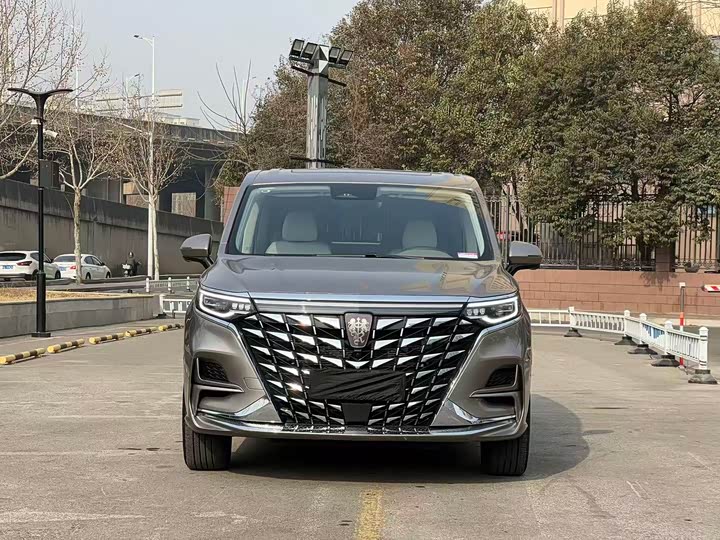Фото 2 - Roewe iMax 8 EV