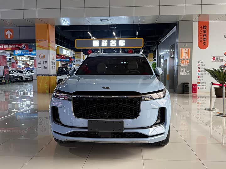 Фото 2 - LiXiang One