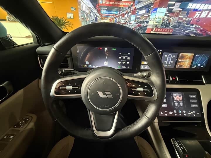 Фото 4 - LiXiang One