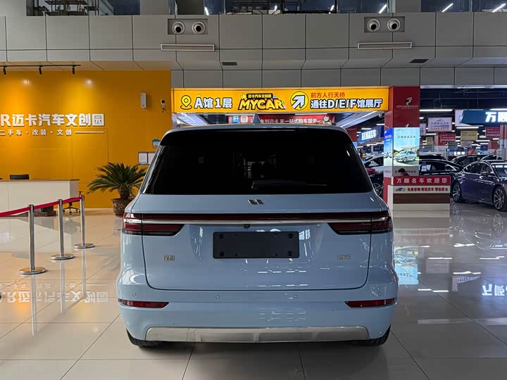 Фото 9 - LiXiang One