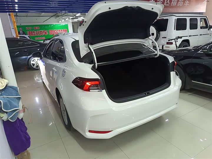 Фото 5 - Toyota Corolla