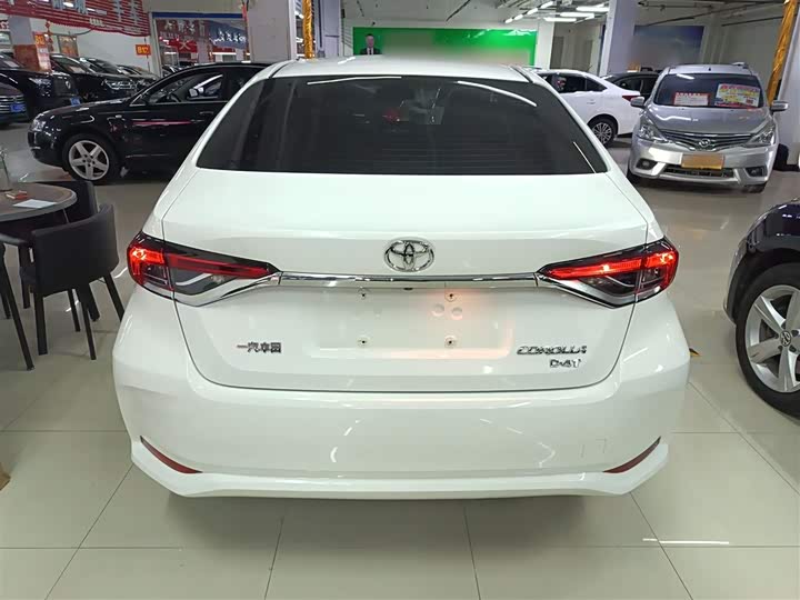 Фото 6 - Toyota Corolla