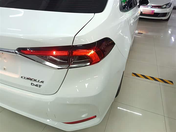 Фото 8 - Toyota Corolla