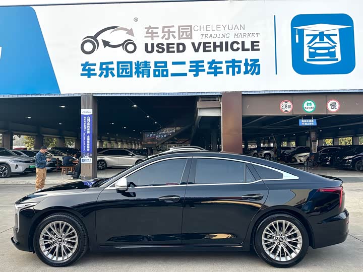 Фото 7 - Bestune B70