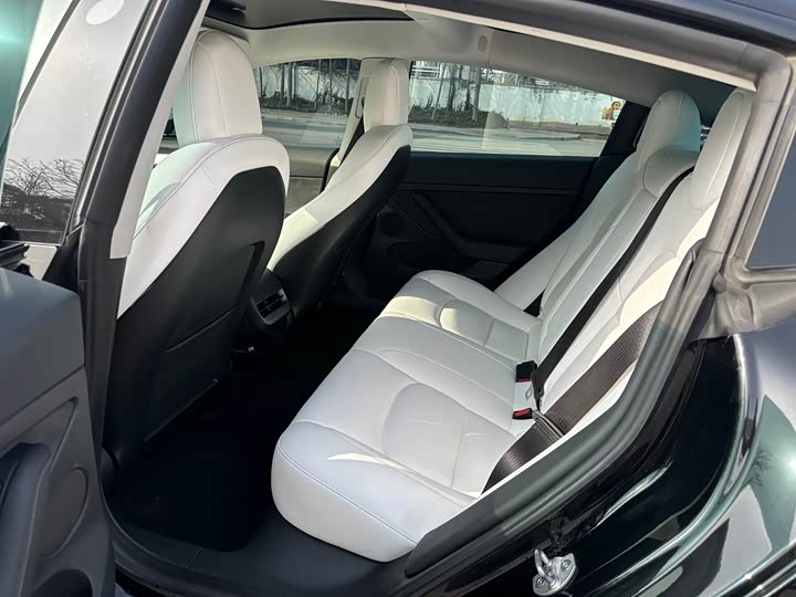 Фото 7 - Tesla Model 3