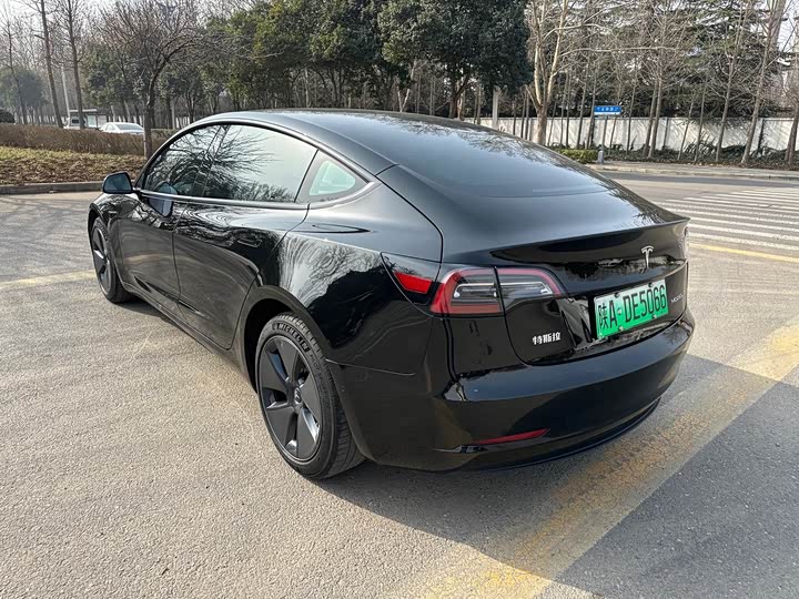 Фото 8 - Tesla Model 3