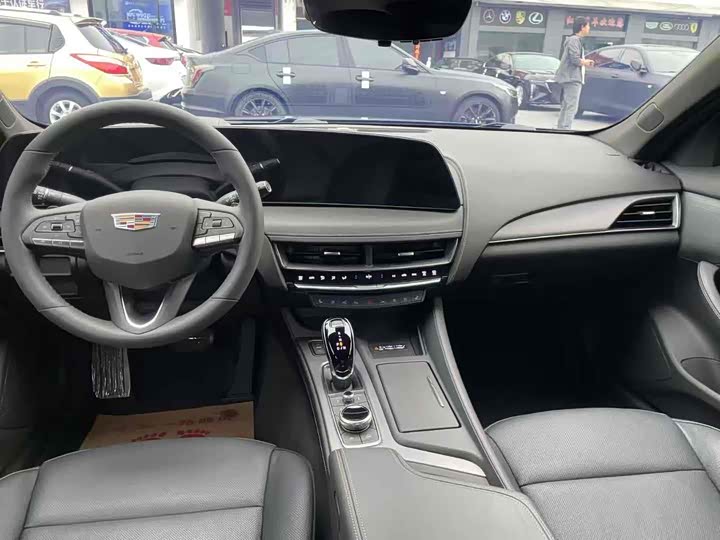 Фото 6 - Cadillac CT5