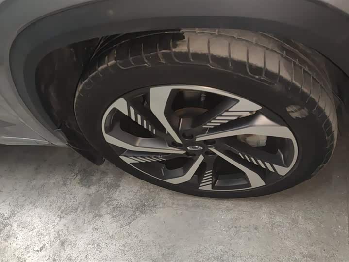 Фото 6 - Geely Monjaro