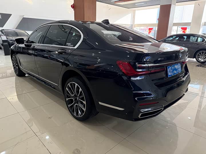 Фото 4 - BMW 7 Series