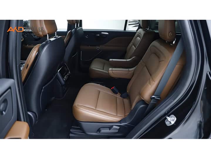 Фото 7 - Lincoln Aviator