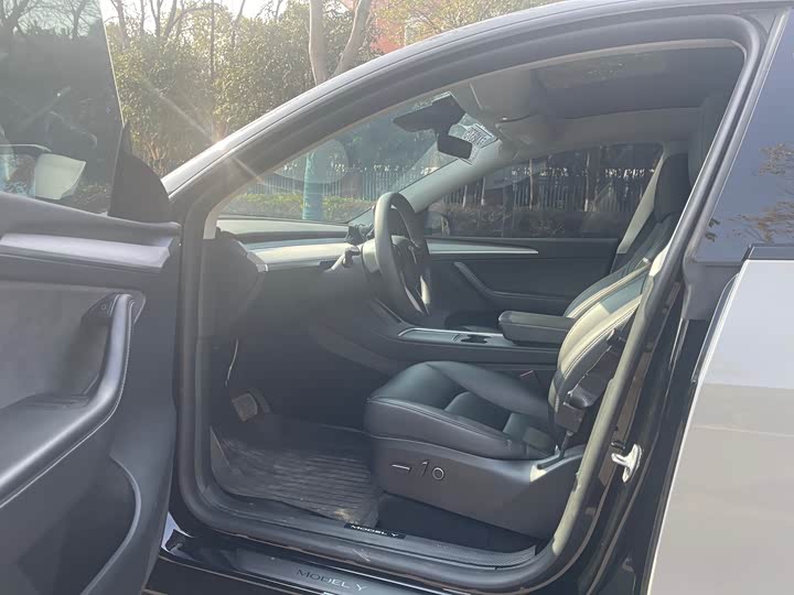 Фото 5 - Tesla Model Y