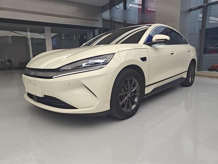 Фото 1 - BYD Qin L