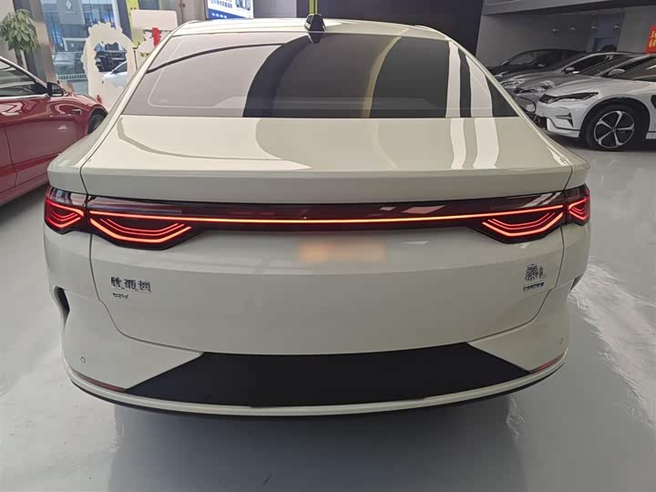 Фото 6 - BYD Qin L