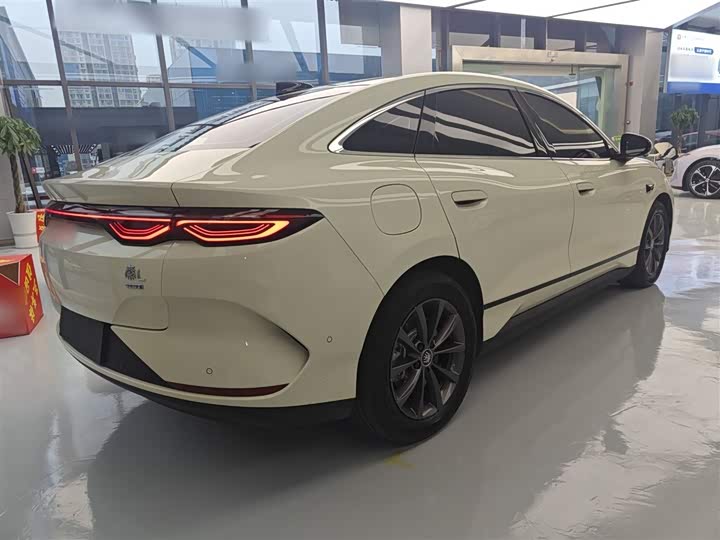 Фото 7 - BYD Qin L