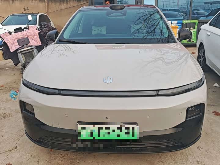 Фото 2 - Leapmotor B01